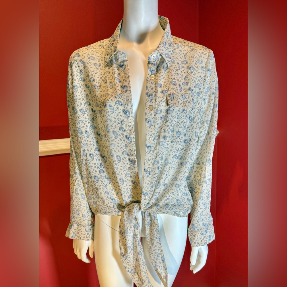 Cleo “petites” paisley long sleeve blouse